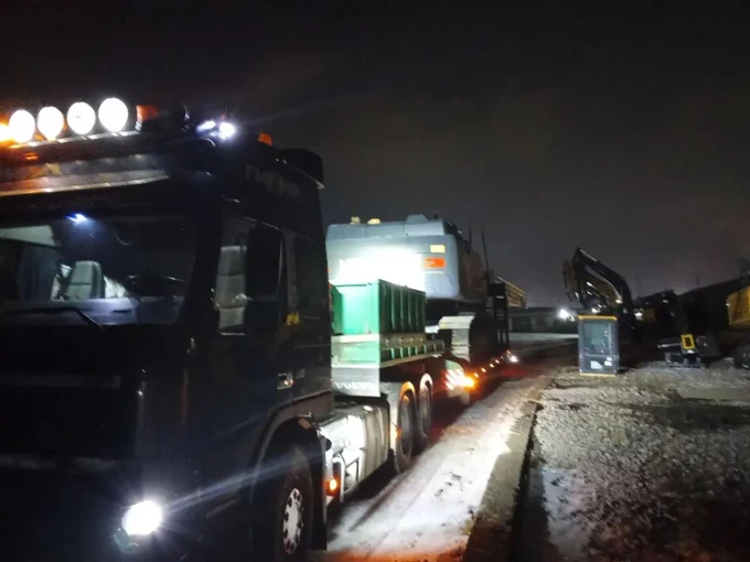 Перевозка тяжелого экскаватора Hyundai 520 (52,4 т) по маршруту Красноярск — Минусинск за 24 часа